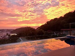 Baan Saint Tropez Villas Kata Beach