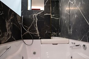 The Boutique Napoli Suite