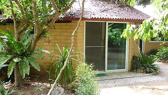 Baandin Chiewlarn Resort