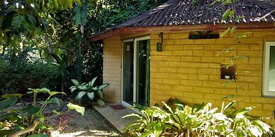 Baandin Chiewlarn Resort