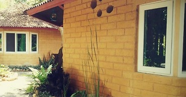 Baandin Chiewlarn Resort