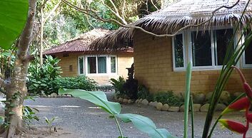 Baandin Chiewlarn Resort