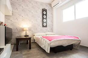 Little Sunny House 1