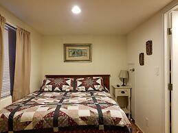 Mendelbaum Winery Guest Cabins