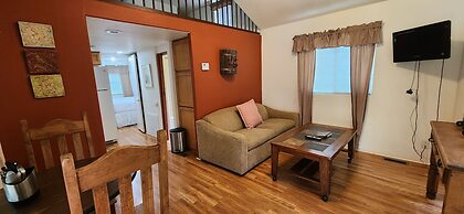 Mendelbaum Winery Guest Cabins