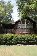 Mendelbaum Winery Guest Cabins