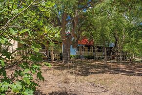 Mendelbaum Winery Guest Cabins