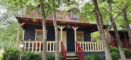 Mendelbaum Winery Guest Cabins