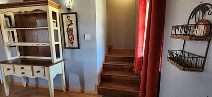 Mendelbaum Winery Guest Cabins