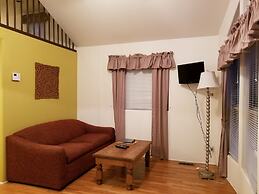 Mendelbaum Winery Guest Cabins