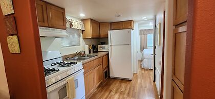 Mendelbaum Winery Guest Cabins