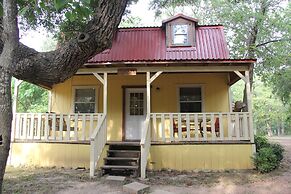 Mendelbaum Winery Guest Cabins