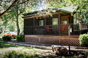 Mendelbaum Winery Guest Cabins