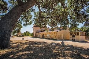 Mendelbaum Winery Guest Cabins