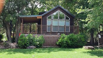 Mendelbaum Winery Guest Cabins