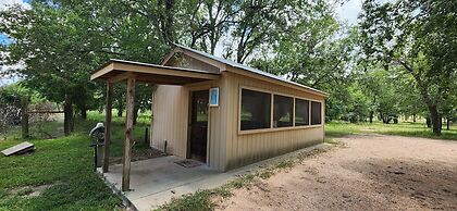 Mendelbaum Winery Guest Cabins