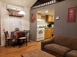 Mendelbaum Winery Guest Cabins