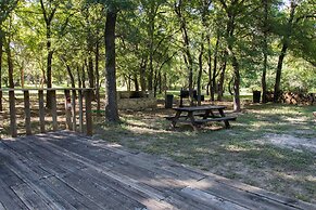 Mendelbaum Winery Guest Cabins
