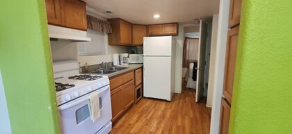 Mendelbaum Winery Guest Cabins