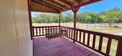 Mendelbaum Winery Guest Cabins