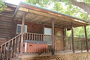 Mendelbaum Winery Guest Cabins