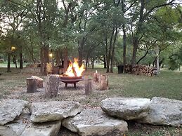 Mendelbaum Winery Guest Cabins