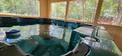 Mendelbaum Winery Guest Cabins