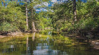 Mendelbaum Winery Guest Cabins