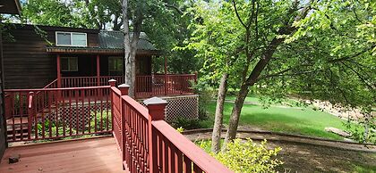 Mendelbaum Winery Guest Cabins