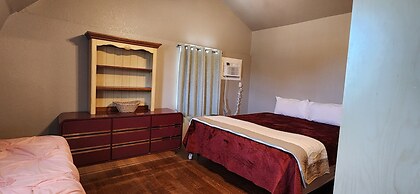 Mendelbaum Winery Guest Cabins