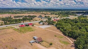 Mendelbaum Winery Guest Cabins