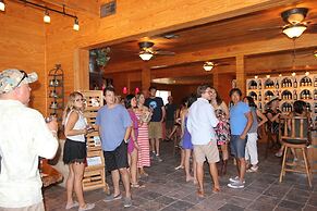 Mendelbaum Winery Guest Cabins