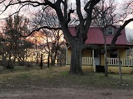 Mendelbaum Winery Guest Cabins