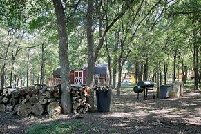 Mendelbaum Winery Guest Cabins