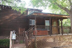 Mendelbaum Winery Guest Cabins