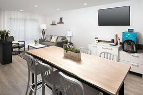 WoodSpring Suites Seattle Redmond