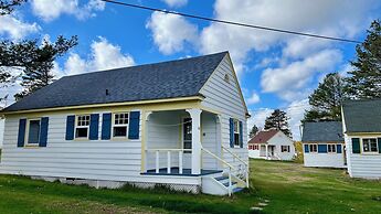 Green Gables Bungalow Court