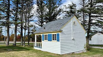 Green Gables Bungalow Court