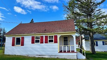 Green Gables Bungalow Court