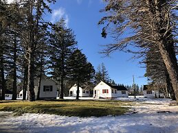 Green Gables Bungalow Court