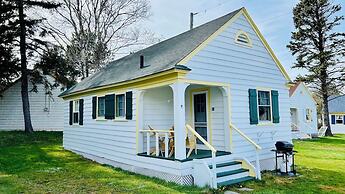 Green Gables Bungalow Court