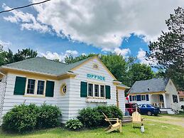 Green Gables Bungalow Court