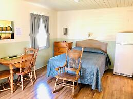 Green Gables Bungalow Court