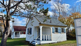 Green Gables Bungalow Court