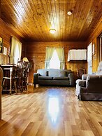 Green Gables Bungalow Court