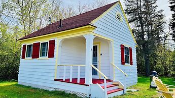Green Gables Bungalow Court