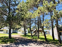 Green Gables Bungalow Court