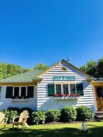 Green Gables Bungalow Court
