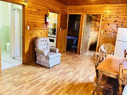 Green Gables Bungalow Court