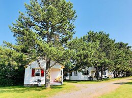 Green Gables Bungalow Court